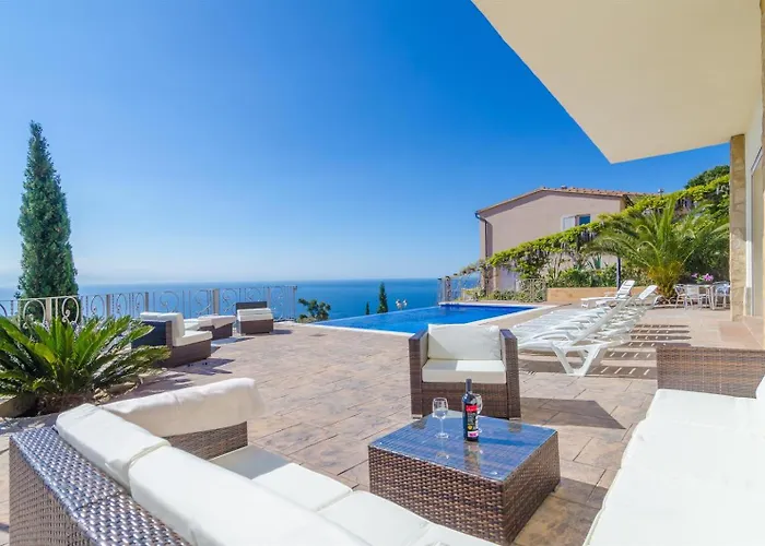 Costa Brava Holidays Villa Florada, Sea Views